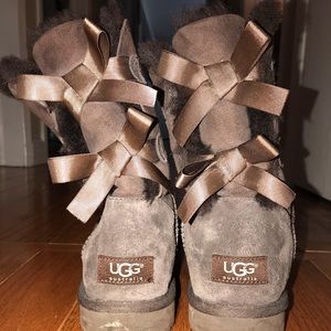 Bailey Bow Uggs (brown)